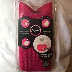 Sigma spa brush cleaning mat
